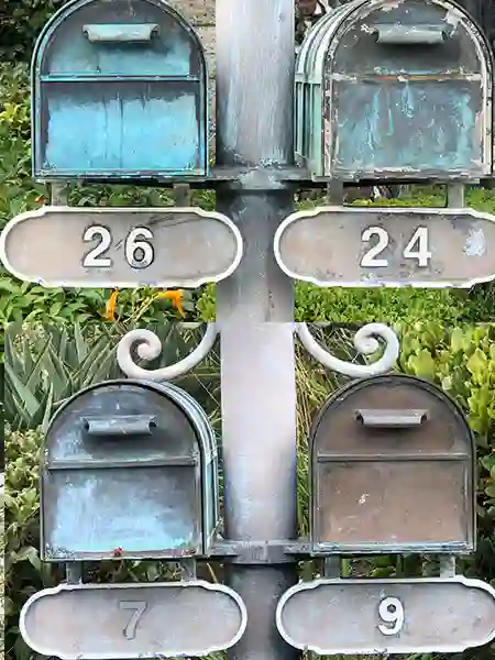 Damged-Mailbox-Post-Before